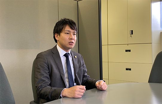 弁護士 家護谷 秀裕